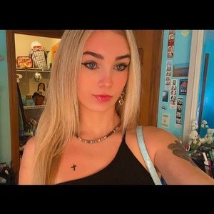 Meet your Posher, Amelia